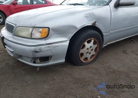 1999 Infiniti I30 Limited/Standard/Touring z USA, uszkodzony, nr VIN JNKCA21A8XT752114